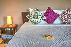 Solo Villas and Retreat