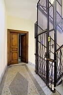 Floor 6 by DOT Suites