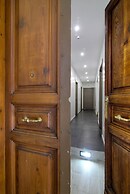 Floor 6 by DOT Suites