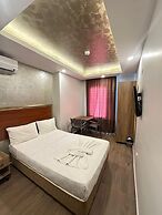 Hotel Real Life