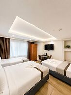 Hotel Real Life