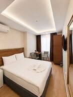 Hotel Real Life