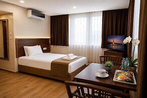 Hotel Real Life