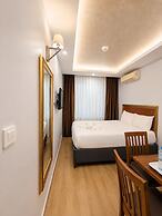 Hotel Real Life