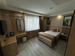 Hotel Real Life