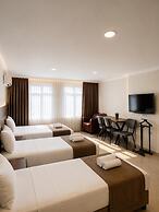Hotel Real Life