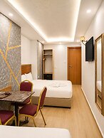 Hotel Real Life
