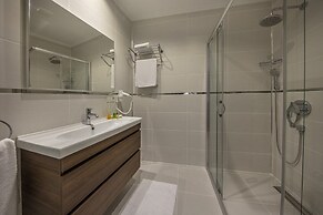 Hotel Real Life