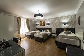 Hotel Real Life