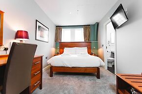 The Dog and Doublet Inn