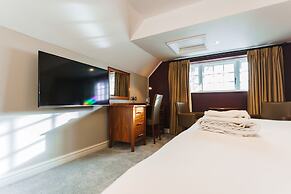 The Dog and Doublet Inn