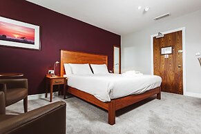 The Dog and Doublet Inn