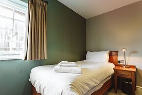 The Dog and Doublet Inn