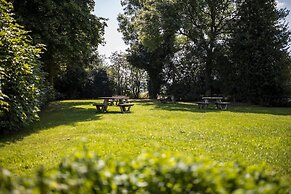 The Dog and Doublet Inn