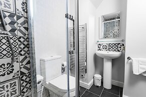 The Dog and Doublet Inn