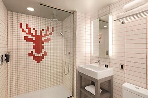 Radisson RED Minneapolis Downtown