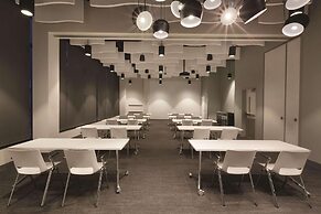 Radisson RED Minneapolis Downtown