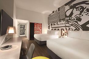 Radisson RED Minneapolis Downtown