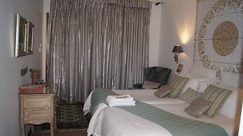 Cunningham Cottage Guest House