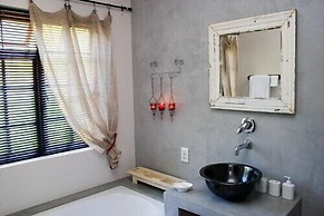 Die Waenhuis Guest House