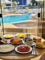 Las Brisas Beach Hotel