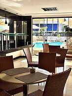 Las Brisas Beach Hotel