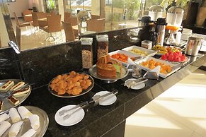 Las Brisas Beach Hotel