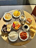 Las Brisas Beach Hotel