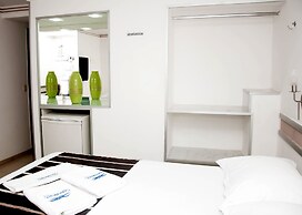 Las Brisas Beach Hotel