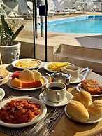 Las Brisas Beach Hotel