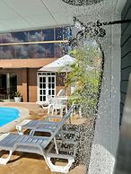 Las Brisas Beach Hotel