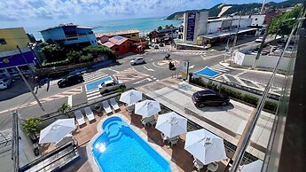 Las Brisas Beach Hotel