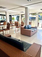 Las Brisas Beach Hotel