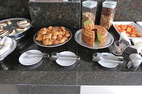 Las Brisas Beach Hotel