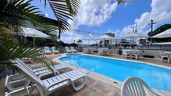 Las Brisas Beach Hotel