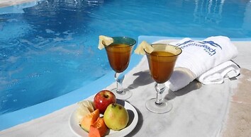 Las Brisas Beach Hotel