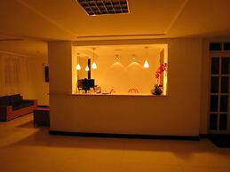 Las Brisas Beach Hotel