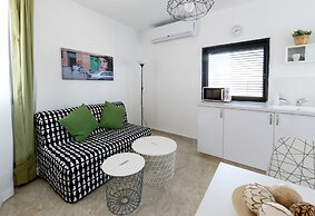 Beach View Apartments And Studio