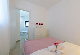 Beach View Apartments And Studio