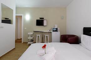 Beach View Apartments And Studio