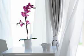 Beach View Apartments And Studio