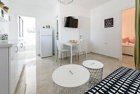 Beach View Apartments And Studio