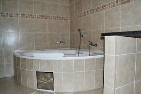 Thakadu Hotel, Casino & Conference Centre