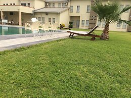 Thakadu Hotel, Casino & Conference Centre