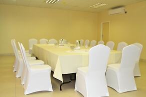 Thakadu Hotel, Casino & Conference Centre