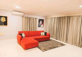 Earl Heights Suites Hotel