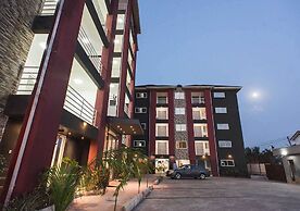 Earl Heights Suites Hotel