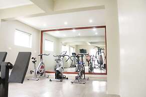 Earl Heights Suites Hotel