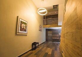 Earl Heights Suites Hotel