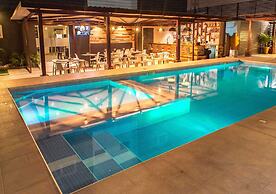 Earl Heights Suites Hotel